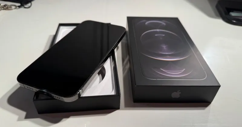 Prodám iPhone 12 Pro Max 128 GB