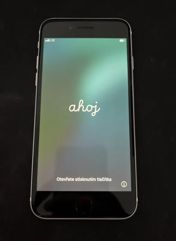 Apple iPhone SE 2022, 64 GB, Bílý – TOP STAV