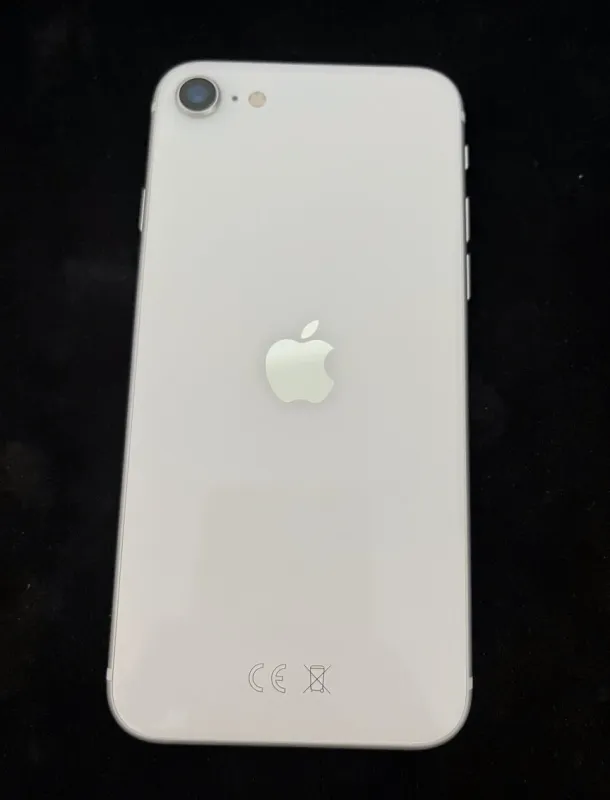 Apple iPhone SE 2022, 64 GB, Bílý – TOP STAV