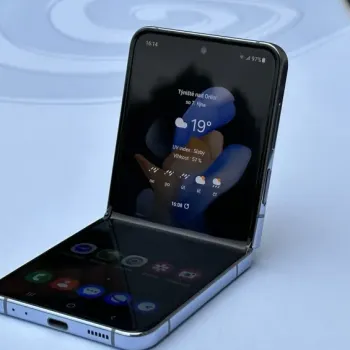 Samsung Galaxy Z Flip 4 5G 8GB/256GB - TOP stav, ZÁRUKA